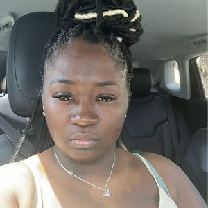 Meet your Posher, Carla